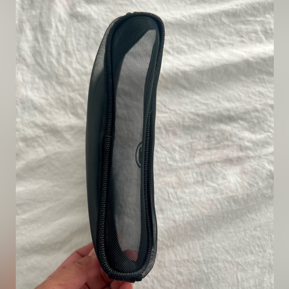 👑✅PRICE FIRM✅Black Chanel Mesh Cosmetic Case - Picture 7 of 11